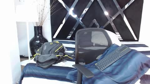 Snapshot of andres_clark chatting on 27, 2, 2025 insta andres clark online show from 27, 2, 2025