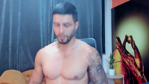 Snapshot of andres_clark chatting on 28, 11, 2025 insta andres clark online show from 28, 11, 2025