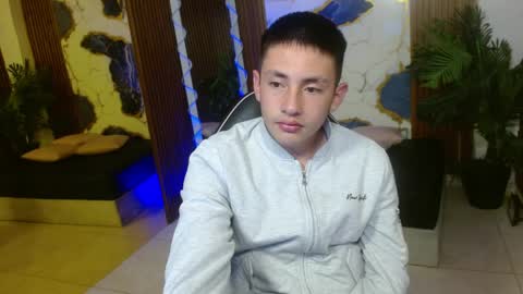 Snapshot of andres_tay chatting on 9, 4, 2026 andres_tay online show from 9, 4, 2026