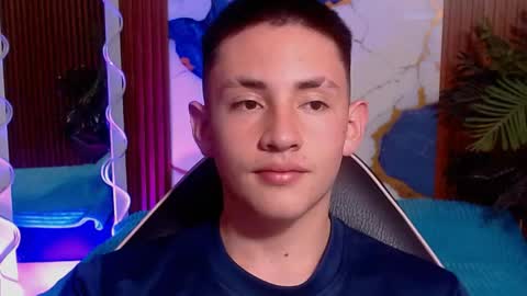 Snapshot of andres_tay chatting on 19, 4, 2026 andres_tay online show from 19, 4, 2026