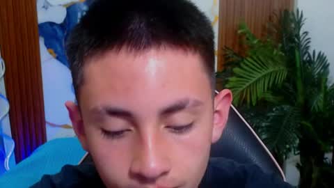 Snapshot of andres_tay chatting on 23, 4, 2026 andres_tay online show from 23, 4, 2026