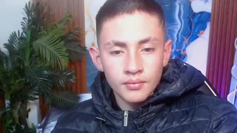 Snapshot of andres_tay chatting on 27, 4, 2026 andres_tay online show from 27, 4, 2026