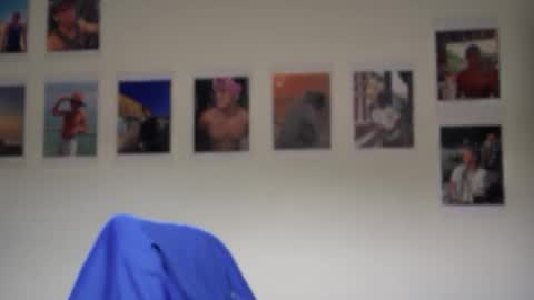 Snapshot of andres_vargas_ chatting on 8, 10, 2025 Andres online show from 8, 10, 2025