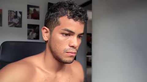 Snapshot of andres_vargas_ chatting on 11, 10, 2025 Andres online show from 11, 10, 2025