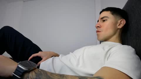 Snapshot of andresjuan92 chatting on 23, 5, 2026 onlyfanscallmegotter online show from 23, 5, 2026
