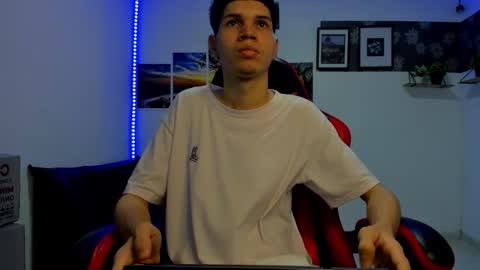 andrew_2811 online show from 25, 10, 2025