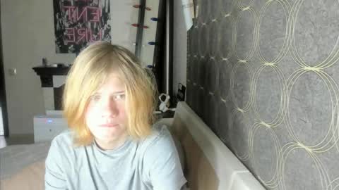 Snapshot of andrew_bolden chatting on 25, 4, 2026 Andrew online show from 25, 4, 2026