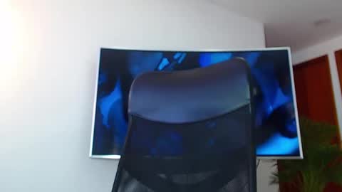 Snapshot of andrew_west_ chatting on 13, 1, 2025 ANDREW WEST online show from 13, 1, 2025