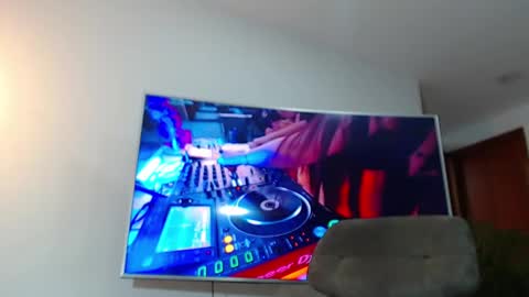 Snapshot of andrew_west_ chatting on 15, 1, 2025 ANDREW WEST online show from 15, 1, 2025