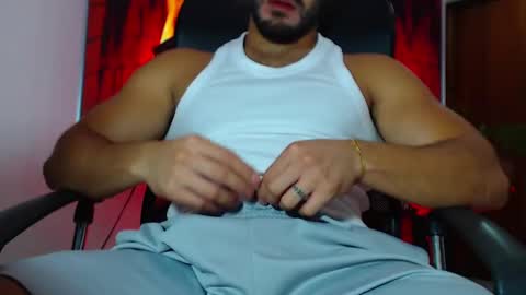 Snapshot of andrew_west_ chatting on 17, 1, 2025 ANDREW WEST online show from 17, 1, 2025