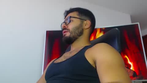 Snapshot of andrew_west_ chatting on 20, 1, 2025 ANDREW WEST online show from 20, 1, 2025