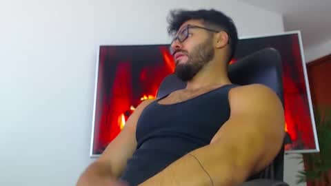 Snapshot of andrew_west_ chatting on 20, 1, 2025 ANDREW WEST online show from 20, 1, 2025