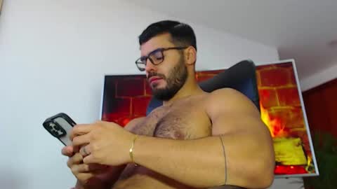 Snapshot of andrew_west_ chatting on 22, 1, 2025 ANDREW WEST online show from 22, 1, 2025