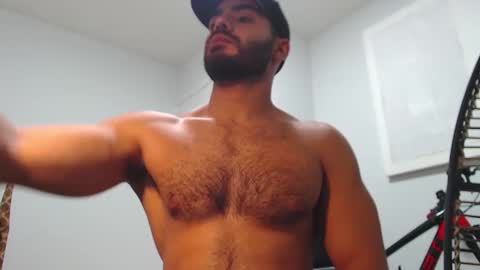 Snapshot of andrew_west_ chatting on 5, 2, 2025 ANDREW WEST online show from 5, 2, 2025