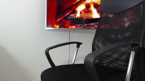 Snapshot of andrew_west_ chatting on 7, 2, 2025 ANDREW WEST online show from 7, 2, 2025