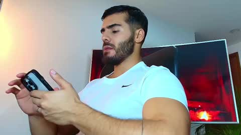 Snapshot of andrew_west_ chatting on 17, 2, 2025 ANDREW WEST online show from 17, 2, 2025