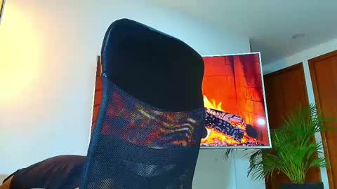 Snapshot of andrew_west_ chatting on 20, 2, 2025 ANDREW WEST online show from 20, 2, 2025