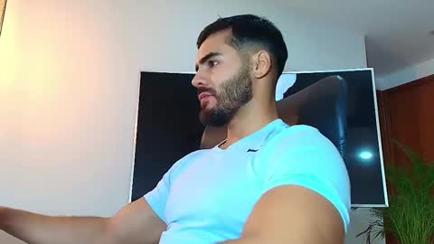 Snapshot of andrew_west_ chatting on 25, 2, 2025 ANDREW WEST online show from 25, 2, 2025