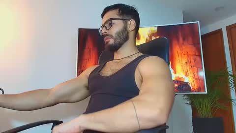 Snapshot of andrew_west_ chatting on 4, 3, 2025 ANDREW WEST online show from 4, 3, 2025