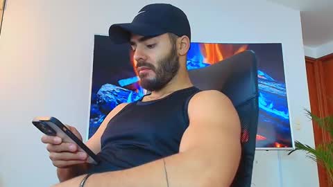 Snapshot of andrew_west_ chatting on 8, 3, 2025 ANDREW WEST online show from 8, 3, 2025