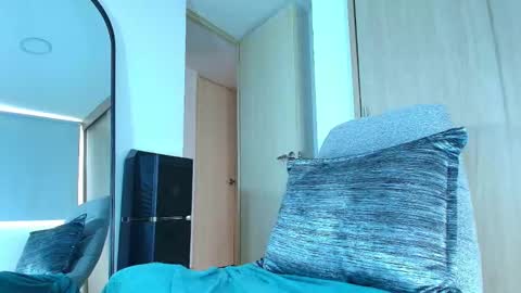 Snapshot of andrew_west_ chatting on 8, 9, 2025 ANDREW WEST online show from 8, 9, 2025