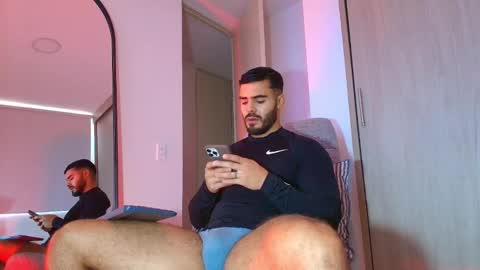 Snapshot of andrew_west_ chatting on 18, 9, 2025 ANDREW WEST online show from 18, 9, 2025