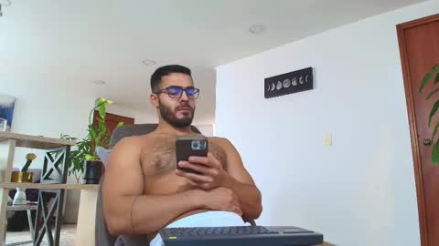 Snapshot of andrew_west_ chatting on 15, 10, 2025 ANDREW WEST online show from 15, 10, 2025