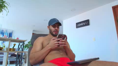 Snapshot of andrew_west_ chatting on 7, 11, 2025 ANDREW WEST online show from 7, 11, 2025