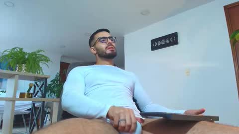 Snapshot of andrew_west_ chatting on 27, 11, 2025 ANDREW WEST online show from 27, 11, 2025