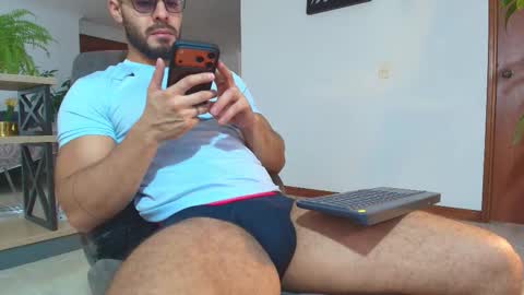 Snapshot of andrew_west_ chatting on 28, 11, 2025 ANDREW WEST online show from 28, 11, 2025