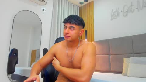 Snapshot of andrewlamar77 chatting on 6, 12, 2024 Andrewlamar21 online show from 6, 12, 2024