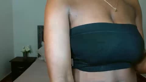 Snapshot of andrienna chatting on 22, 10, 2025 Anna online show from 22, 10, 2025