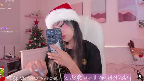 Victoria Senz  online show from 11, 12, 2024