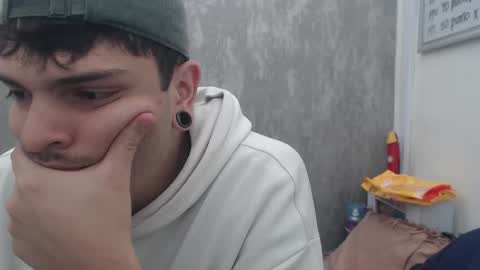 Snapshot of andruwolsom chatting on 21, 10, 2025 andruwolsom online show from 21, 10, 2025
