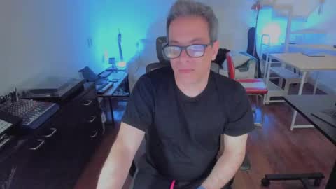 Snapshot of andy0pandi chatting on 5, 10, 2025 Andrew online show from 5, 10, 2025