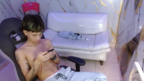 andy_dan1 online show from 8, 4, 2026