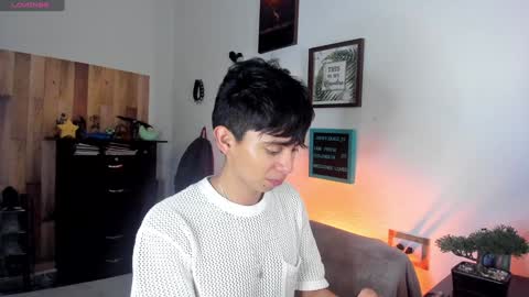 andy_guez_11 online show from 7, 12, 2024