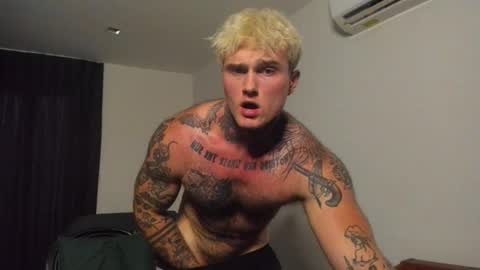 Snapshot of andy_hunk chatting on 28, 4, 2026 Andrew online show from 28, 4, 2026