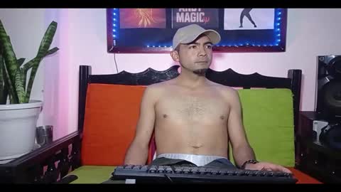 Snapshot of andy_magic_ chatting on 25, 11, 2025 andy_magic_ online show from 25, 11, 2025