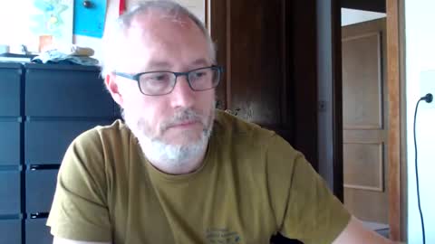 Snapshot of andyberg8 chatting on 14, 10, 2025 Andy online show from 14, 10, 2025