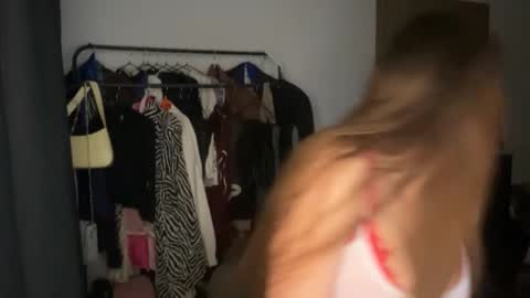 Snapshot of anetta_m chatting on 7, 10, 2025 anetta_m online show from 7, 10, 2025