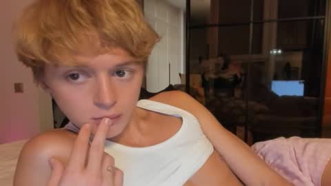 angel_andreww online show from 20, 4, 2026