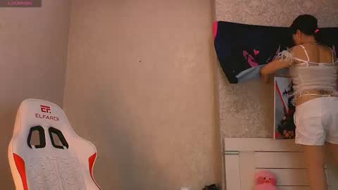 Snapshot of angel_asia_ chatting on 18, 12, 2025 angel_asia_ online show from 18, 12, 2025