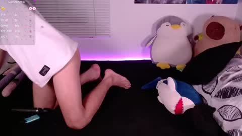 Angel   help me with 100 thumbs up online show from 23, 1, 2025