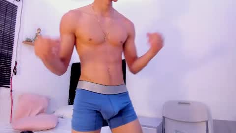 Snapshot of angel_boy0 chatting on 25, 6, 2026 angel_boy0 online show from 25, 6, 2026