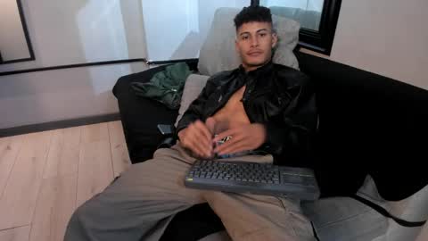 Snapshot of angel_silva_ chatting on 23, 4, 2026 Angel online show from 23, 4, 2026
