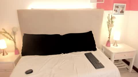 Snapshot of angel_velvet_ chatting on 20, 9, 2025 angel_velvet_ online show from 20, 9, 2025