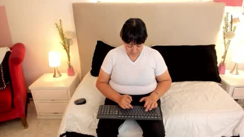 Snapshot of angel_velvet_ chatting on 24, 10, 2025 angel_velvet_ online show from 24, 10, 2025