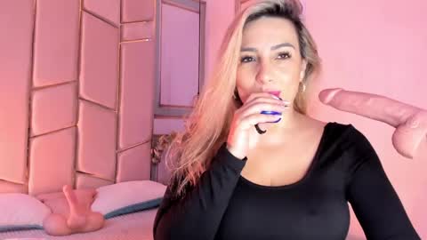 Snapshot of angel_vibes_ chatting on 15, 5, 2026 Angel online show from 15, 5, 2026