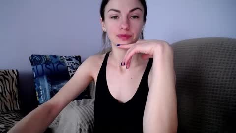 Snapshot of angel_zoe77 chatting on 17, 10, 2025 Zoe online show from 17, 10, 2025